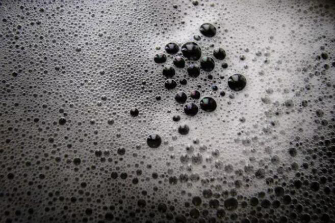 (圖:切削液泡泡)