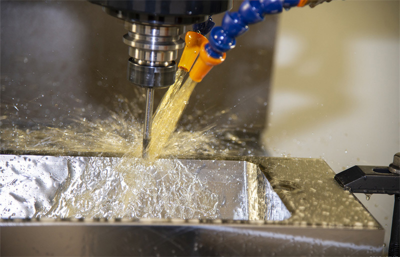 (圖:金屬加工液泡沫)