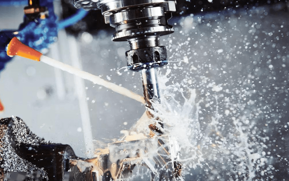 （圖：工業(yè)清洗現(xiàn)場泡沫）