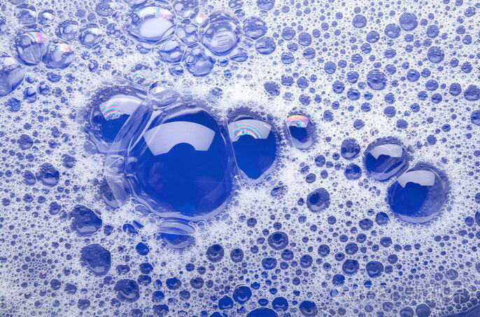 (圖:工業(yè)清洗劑泡沫)